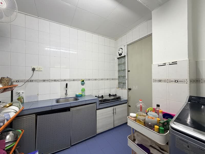 Semi-Detached House for Sale in Bandar Tun Hussein Onn (Cheras) - Lewis Tam - Kitchen - PropertyGuru.com.my
