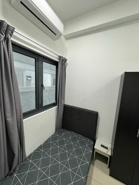 Condominium for Rent at Parkhill Residence - Iris Lee - Bedroom - PropertyGuru.com.my