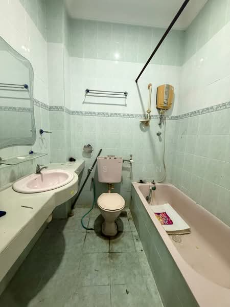 2-storey Terraced House for Sale in Taman Wangsa Permai (Kepong) - Tess Tan - Bathroom - PropertyGuru.com.my