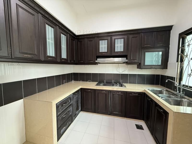 Rumah Kluster untuk Dijual di Taman Mutiara Mas (Skudai) - Eric Lee - Kitchen - PropertyGuru.com.my