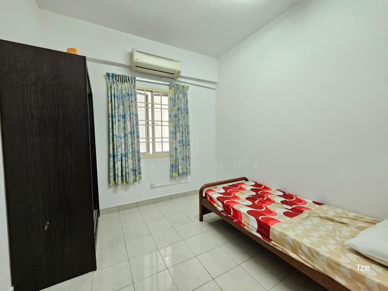 Pangsapuri untuk Dijual di Permas Ville Apartment - Kexin Hua - Bedroom - PropertyGuru.com.my