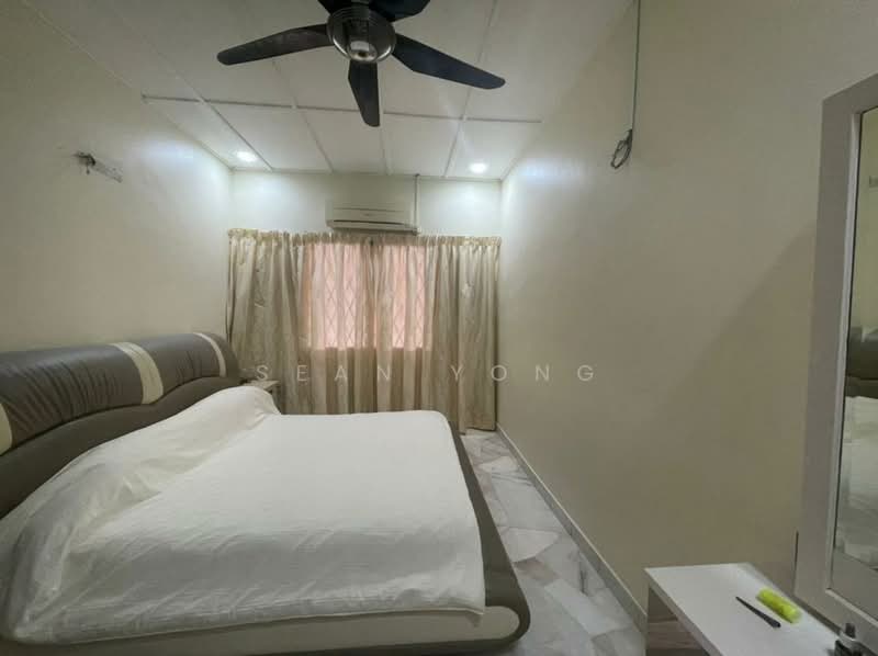 1-storey Terraced House for Sale in Taman Bidara (Selayang) - Sean Yong - Bedroom - PropertyGuru.com.my