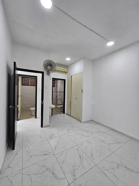 Service Residence for Sale at Nusa Perdana Apartment - Win Tan - Bathroom - PropertyGuru.com.my