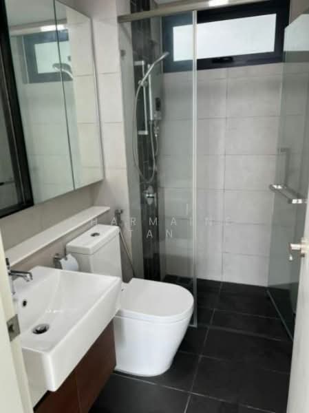 Servis Apartment untuk Dijual di Three33 Residence - Charmaine Tan - Bathroom - PropertyGuru.com.my