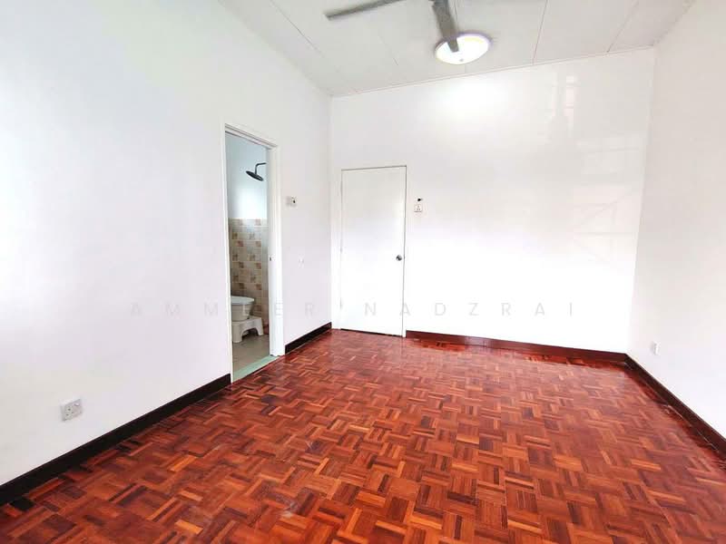 2-storey Terraced House for Sale in Bandar Baru Bangi (Selangor) - Ammeer Nadzrai - Bathroom - PropertyGuru.com.my