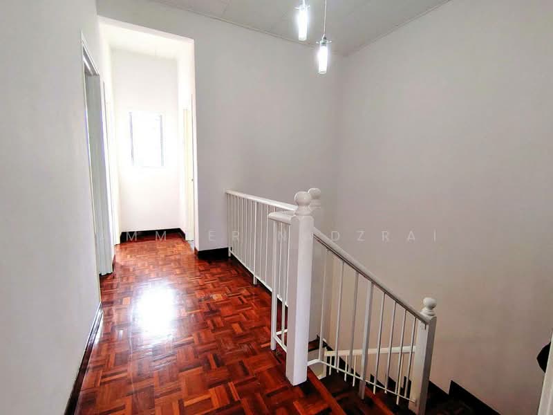 2-storey Terraced House for Sale in Bandar Baru Bangi (Selangor) - Ammeer Nadzrai - Corridor - PropertyGuru.com.my