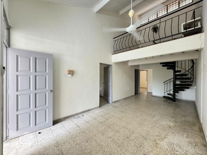 Rumah Teres 1.5 Tingkat untuk Disewa di Taman Molek (Johor Bahru) - Rain Ng - Living Room - PropertyGuru.com.my