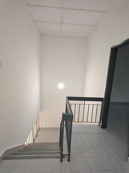 2-storey Terraced House for Sale in Taman Desa Cemerlang (Ulu Tiram) - Wil Mong - Corridor - PropertyGuru.com.my