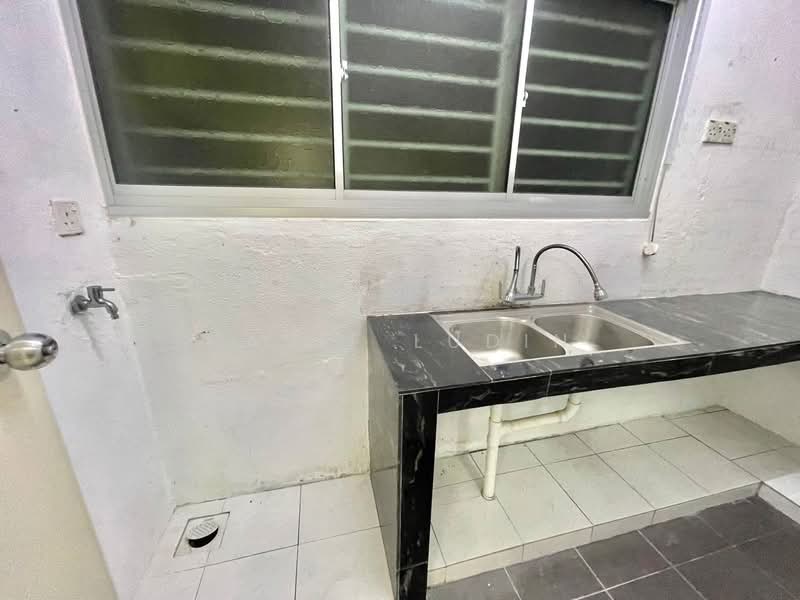 Apartment for Rent at Residensi Tasikmas - Hasif Ludin - Kitchen - PropertyGuru.com.my