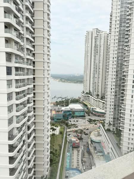 Kondominium untuk Dijual di Bay Point @ Country Garden Danga Bay - Anson Hiong - Exterior - PropertyGuru.com.my