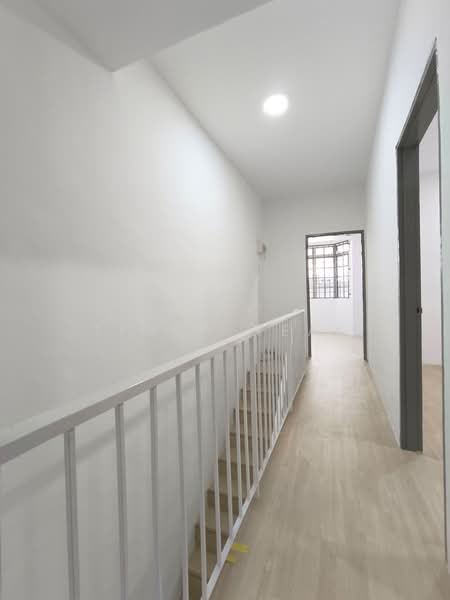Rumah Teres 2 Tingkat untuk Dijual di Taman Muhibbah (Kulai) - Timmy Yeak - Corridor - PropertyGuru.com.my
