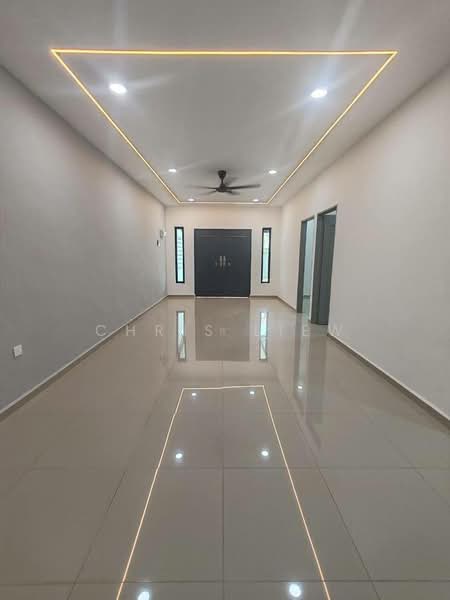 1-storey Terraced House for Sale in Taman Johor (Tampoi) - Chris Liew - Entrance - PropertyGuru.com.my