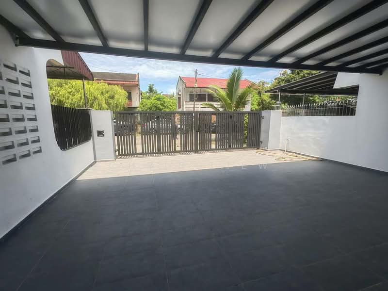 1-storey Terraced House for Sale in Taman Johor (Tampoi) - Chris Liew - Exterior - PropertyGuru.com.my