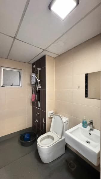 Service Residence for Rent at D'Tasek Residences (Tasek Impian) - Ray Wong - Bathroom - PropertyGuru.com.my