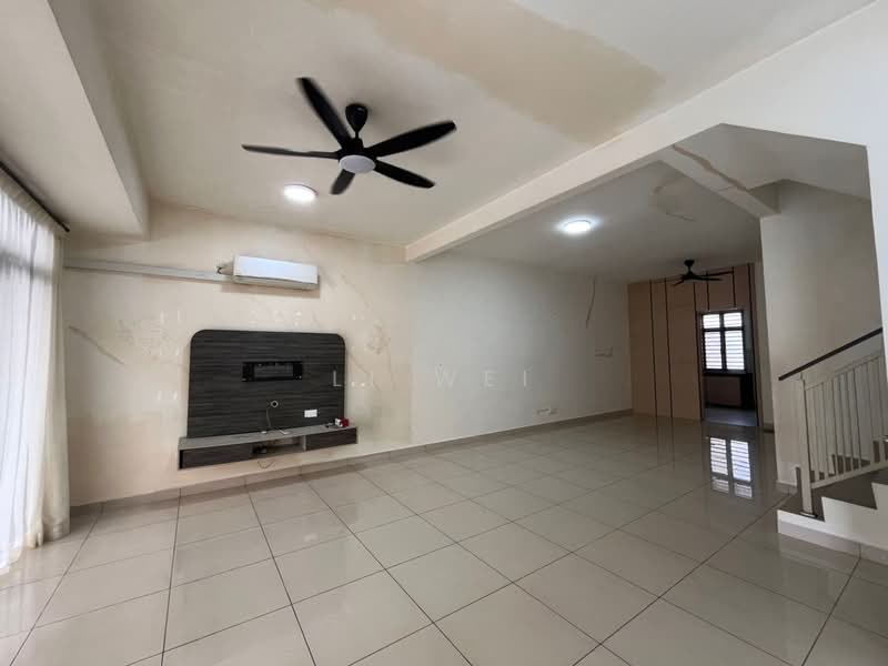 Rumah Teres 2 Tingkat untuk Disewa di Johor Bahru (Johor) - Li Wei - Living Room - PropertyGuru.com.my