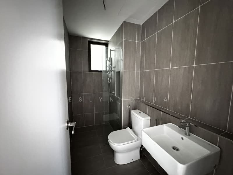 Service Residence for Sale at The Pulse Residence - Jeslyn Chua - Bathroom - PropertyGuru.com.my