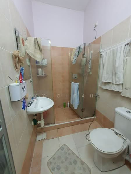 2-storey Terraced House for Sale in Taman Pengkalan Utama (Lahat) - YY Cheah - Bathroom - PropertyGuru.com.my