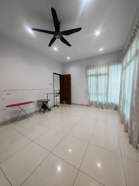 Rumah Berkembar untuk Dijual di Taman Sutera Utama (Skudai) - Chris Liew - Living Room - PropertyGuru.com.my