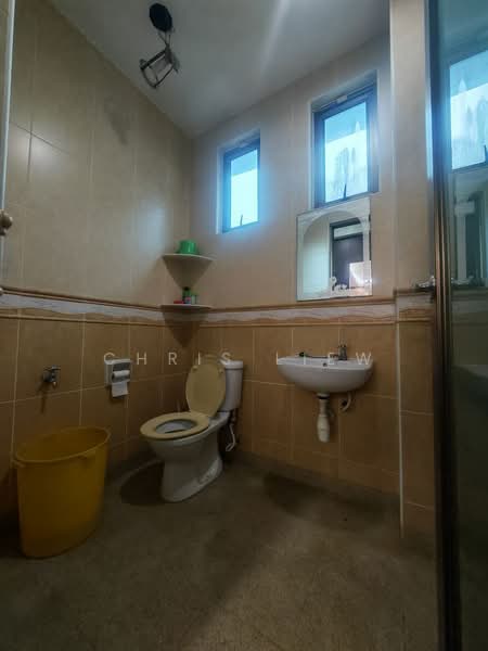 Rumah Berkembar untuk Dijual di Taman Sutera Utama (Skudai) - Chris Liew - Bathroom - PropertyGuru.com.my
