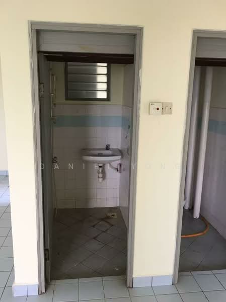 Flat for Sale at Rumah Pangsa Permas Jaya - Daniel Yong - Bathroom - PropertyGuru.com.my