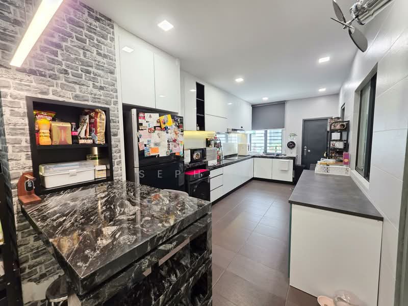 Rumah Teres 3 Tingkat untuk Dijual di Bandar Nusa Rhu (Shah Alam) - Joseph Chan - Kitchen - PropertyGuru.com.my