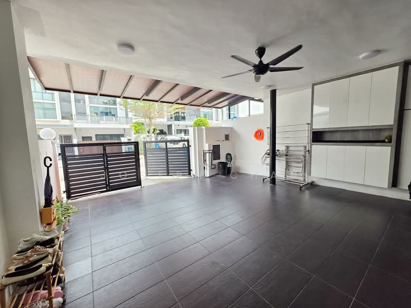Rumah Teres 3 Tingkat untuk Dijual di Bandar Nusa Rhu (Shah Alam) - Joseph Chan - Entrance - PropertyGuru.com.my