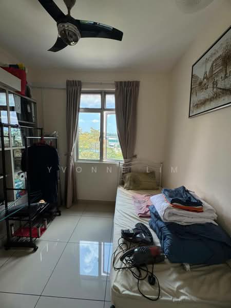 Service Residence for Sale at D'Ambience Residences (Pangsapuri Ikatan Flora) - Yvonne Lim - Bedroom - PropertyGuru.com.my