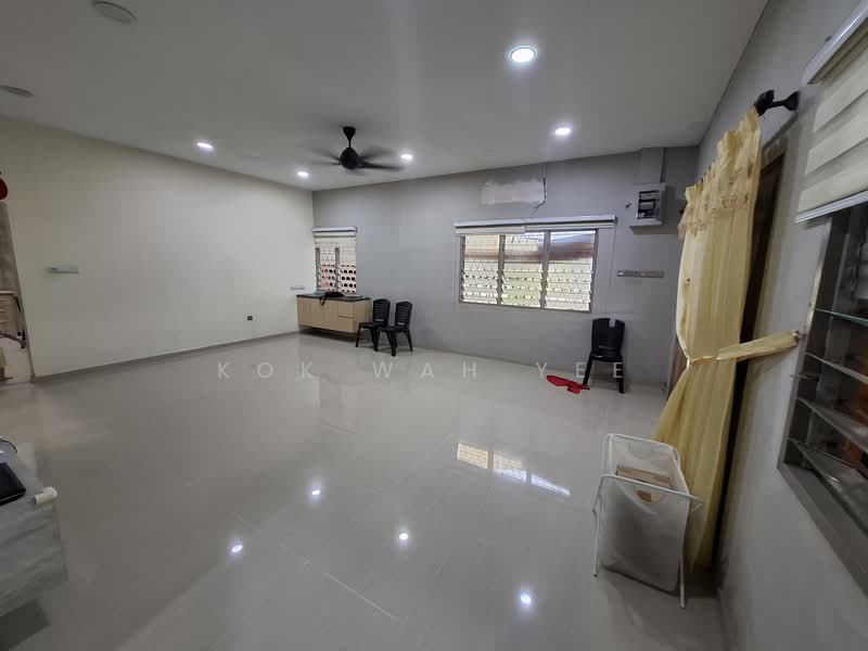 Bungalow for Sale in Kampung Seri Indah A (Sungai Buloh) - Kok Wah Yee - Living Room - PropertyGuru.com.my