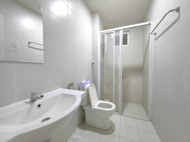 Service Residence for Rent at Meridin Bayvue Serviced Apartment - Han Lu Yung - Bathroom - PropertyGuru.com.my