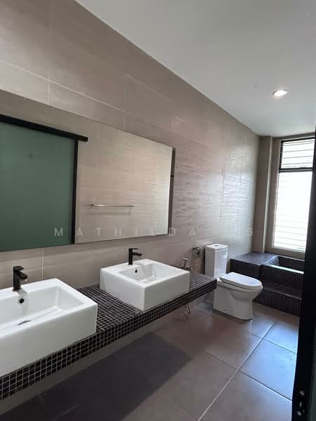 Rumah Teres 2 Tingkat untuk Dijual di Damansara Heights (Kuala Lumpur) - Mathilda Ng - Bathroom - PropertyGuru.com.my