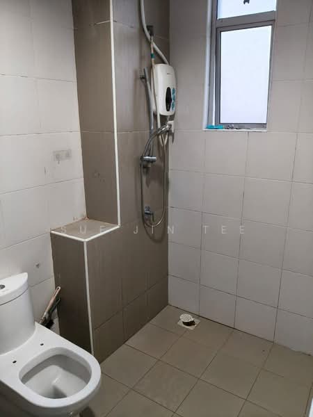 Kondominium untuk Disewa di SuriaMas Suites - Sue Jin Tee - Bathroom - PropertyGuru.com.my