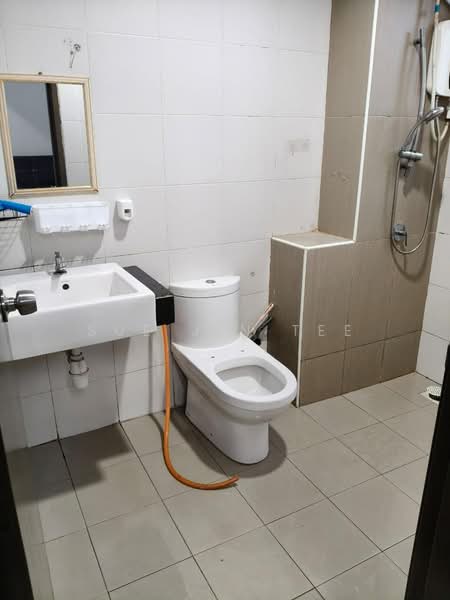 Kondominium untuk Disewa di SuriaMas Suites - Sue Jin Tee - Bathroom - PropertyGuru.com.my