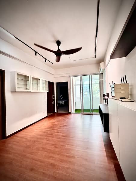 Pangsapuri untuk Dijual di Permai Jaya - Ressha Ramesh - Living Room - PropertyGuru.com.my