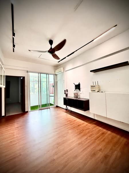 Pangsapuri untuk Dijual di Permai Jaya - Ressha Ramesh - Living Room - PropertyGuru.com.my