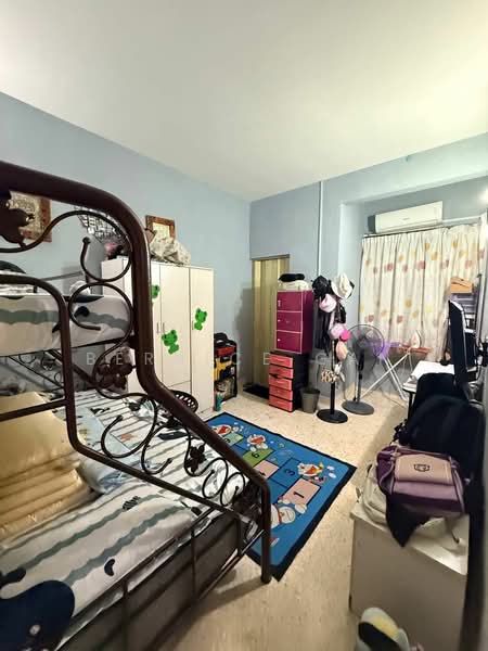 Rumah Teres 1 Tingkat untuk Dijual di Bandar Seri Alam (Masai) - Bernice Gan - Bedroom - PropertyGuru.com.my