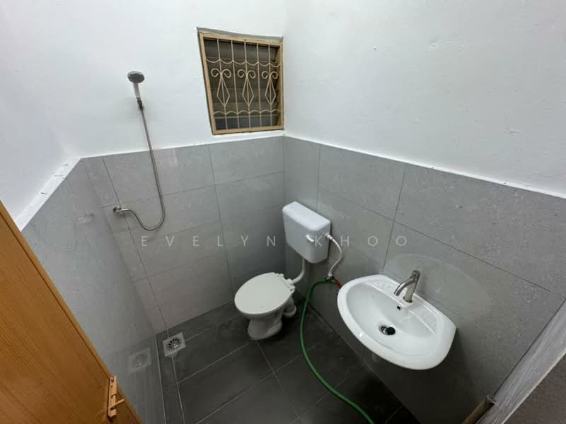 Rumah Teres 2 Tingkat untuk Dijual di Rawang (Selangor) - Evelyn Khoo - Bathroom - PropertyGuru.com.my