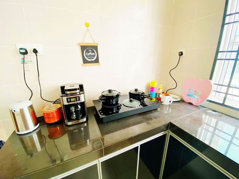 Cluster House for Sale in Nusantara Prima (Gelang Patah) - Wayne Ng - Kitchen - PropertyGuru.com.my