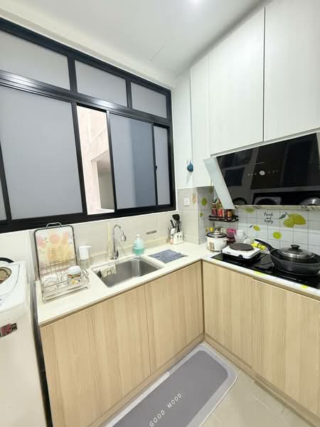 Service Residence for Sale at Meridin Bayvue @ Sierra Perdana - Chris Liew - Kitchen - PropertyGuru.com.my