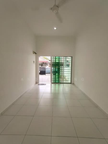 Rumah Teres 1 Tingkat untuk Disewa di Ipoh (Perak) - Angie Wong - Entrance - PropertyGuru.com.my