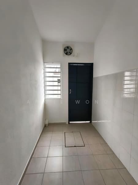 Rumah Teres 1 Tingkat untuk Disewa di Ipoh (Perak) - Angie Wong - Entrance - PropertyGuru.com.my