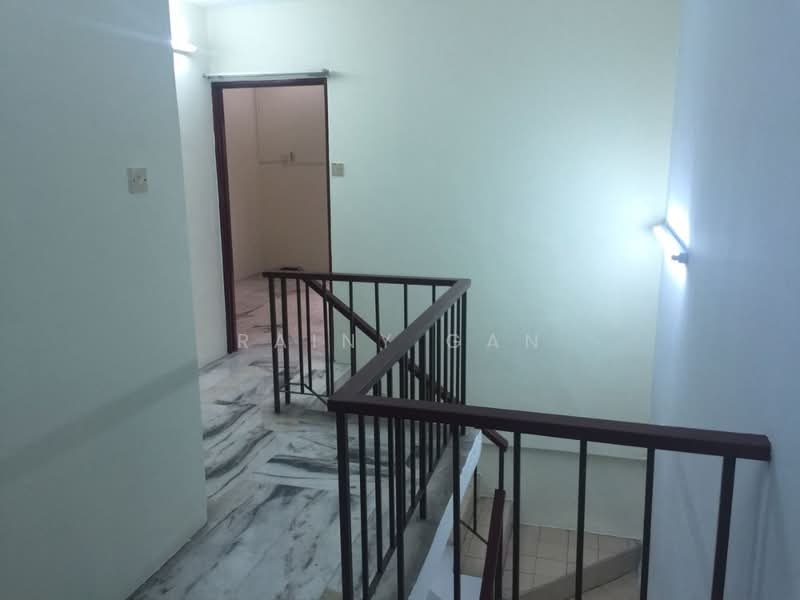 2-storey Terraced House for Sale in Taman Sentosa Perdana (Klang) - Rainy Gan - Corridor - PropertyGuru.com.my