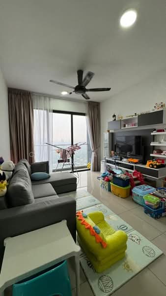 Kondominium untuk Dijual di Trinity Lemanja - Charmaine Tan - Living Room - PropertyGuru.com.my