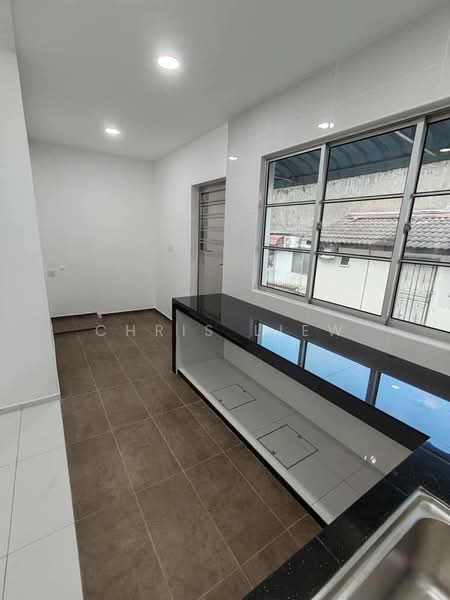 1-storey Terraced House for Sale in Taman Ungku Tun Aminah (Skudai) - Chris Liew - Kitchen - PropertyGuru.com.my