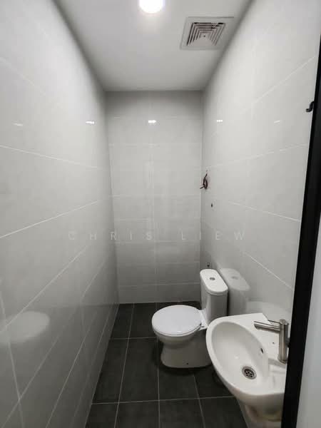 1-storey Terraced House for Sale in Taman Ungku Tun Aminah (Skudai) - Chris Liew - Bathroom - PropertyGuru.com.my