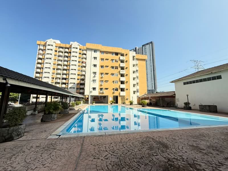 Kondominium untuk Dijual di Meadow Park 2 - Kelly Kok - Exterior - PropertyGuru.com.my