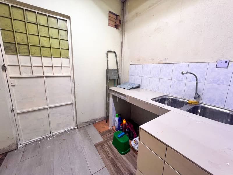 Terraced House for Sale in Taman Cheras Idaman (Cheras) - Nor Azdlin Adnan - Kitchen - PropertyGuru.com.my