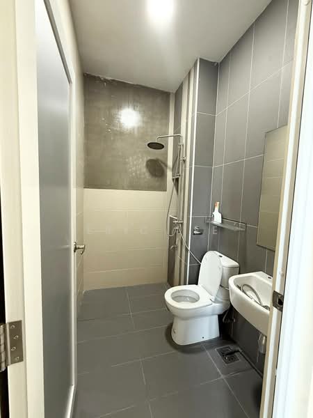 Semi-Detached House for Sale in Taman Sri Intan (Johor Bahru) - Eric Lee - Bathroom - PropertyGuru.com.my