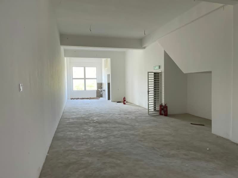 Kedai / Pejabat untuk Dijual di Bandar Country Homes (Rawang) - Bill Lim - Interior - PropertyGuru.com.my