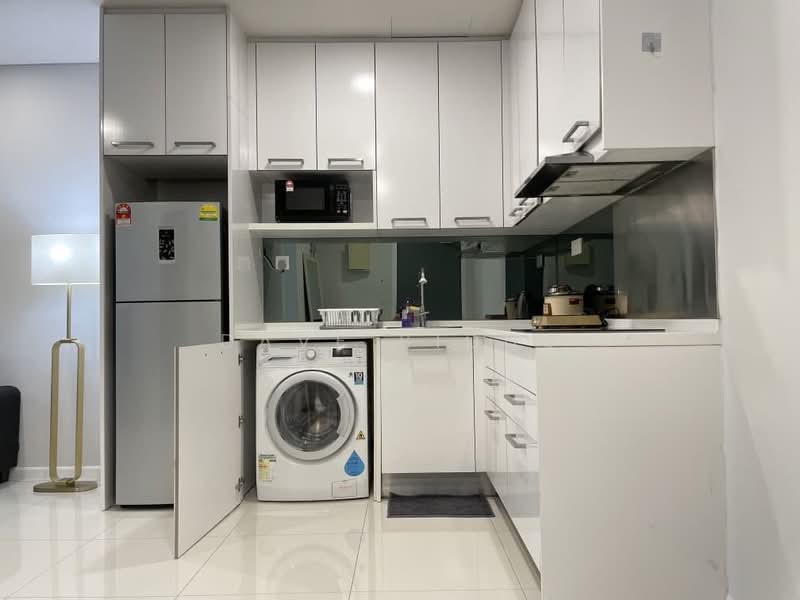 Servis Apartment untuk Dijual di Mercu Summer Suites - Dave Sidhu - Kitchen - PropertyGuru.com.my