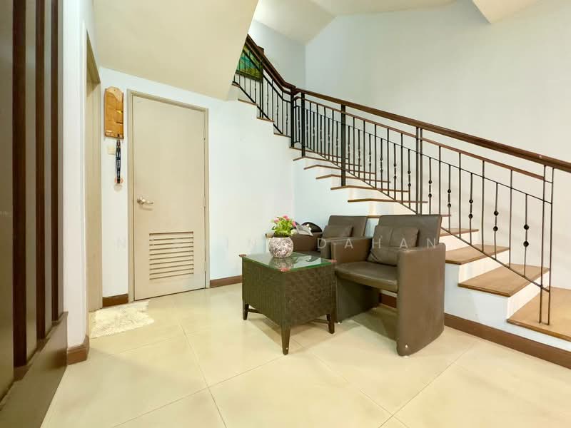 Semi-Detached House for Sale in Taman TTDI Jaya (Shah Alam) - Noraini Dahan - Entrance - PropertyGuru.com.my